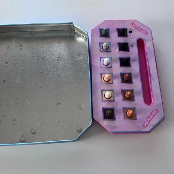 Ink Influencer Click N Color 32 Marker Set Art Kit We Wear Cute TikTok Toy Tin - Picture 6 of 12